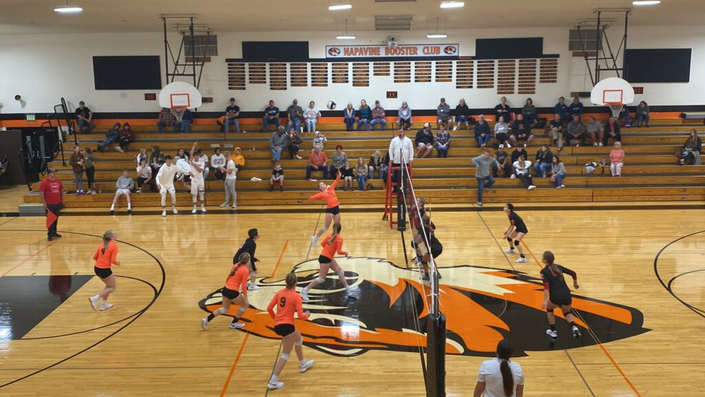 Hs Volleyball Napavine Survives 5 Set Comeback Attempt By Raymond