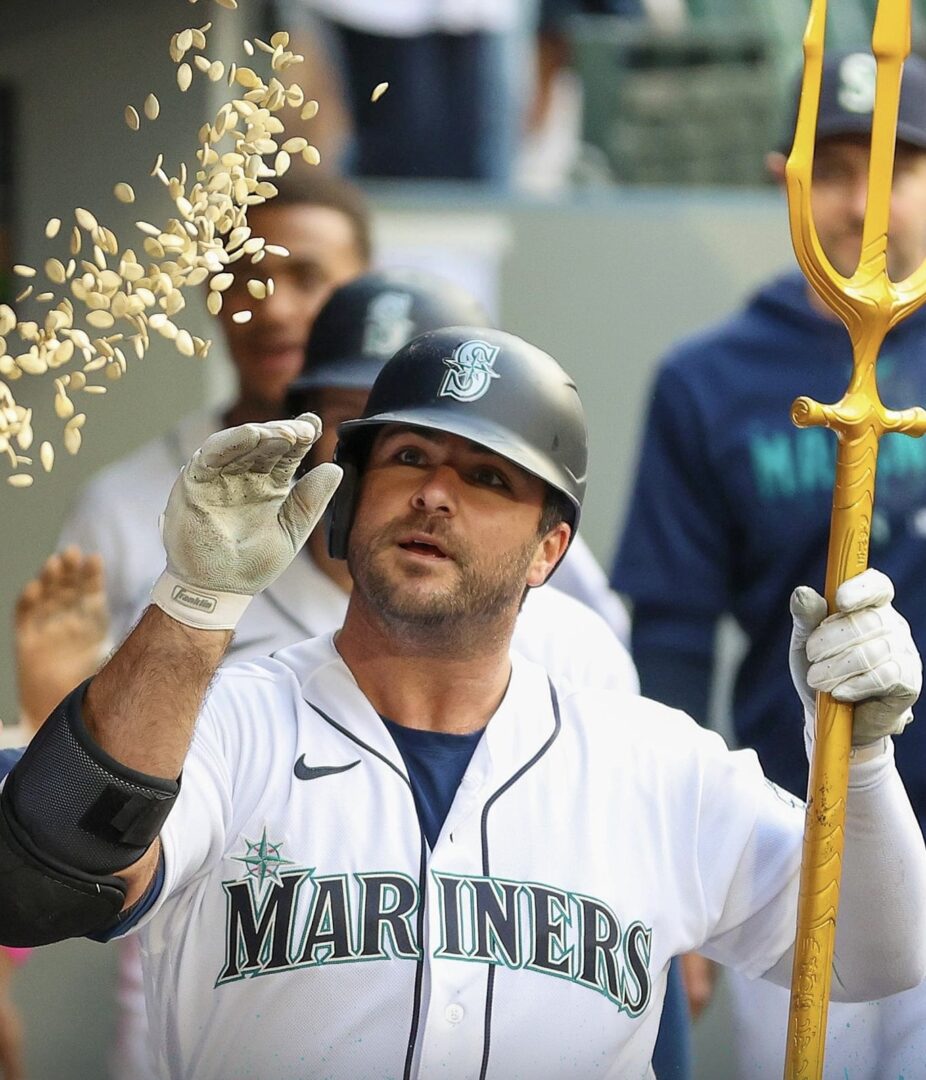 Mike Ford RBI single gets the Mariners on the board! 