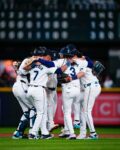 Baseball: Mariners Salvage Homestand with Sweep of Reds