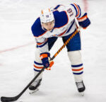 Zach Hyman’s Late Goal Elevates Oilers Past Golden Knights in Game 1
