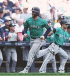 MLB: Mariners Fight but Fall to MLB-Best Brewers